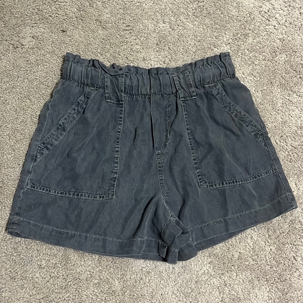 Grey shorts